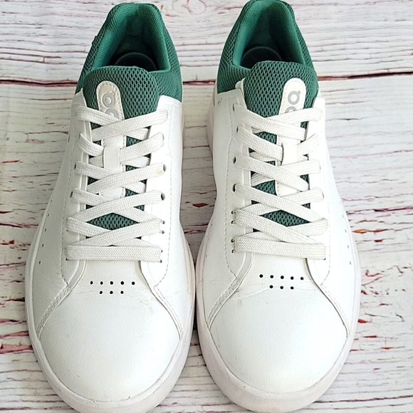 ON RUNNING The Roger White and Green Leather Sneakers Women's Size 7 - Picture 3 of 9